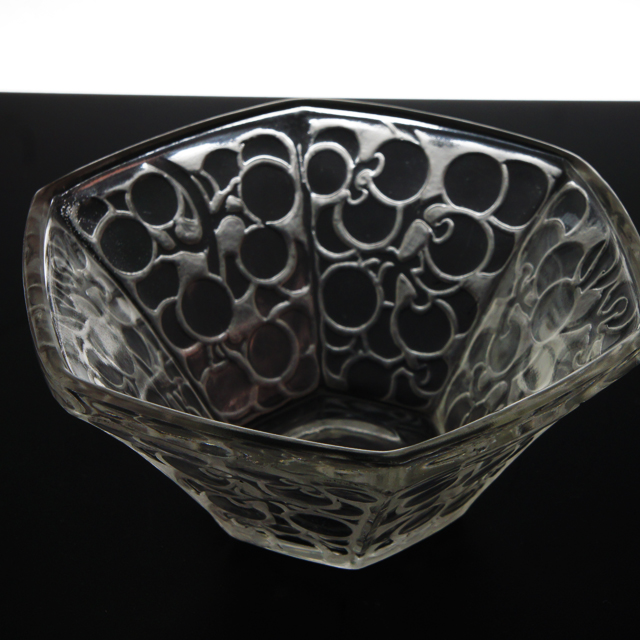 テーブルウェア「6面のブドウ RAISINS,SIX PANS 鉢」