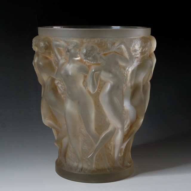 花瓶「バッカスの巫女」