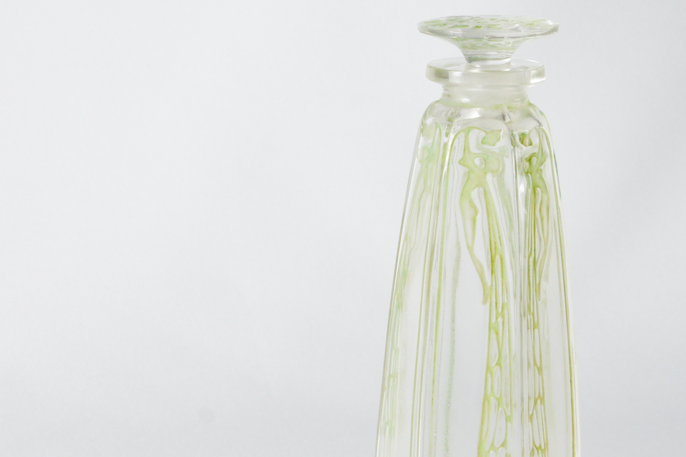 香水瓶「シクラメン」