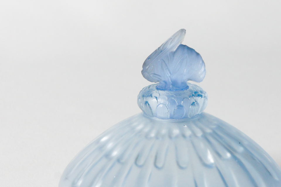 香水瓶「オ・クル・デ・カリスー夢の中にー AU COEUR DES CALICES(COTY)」