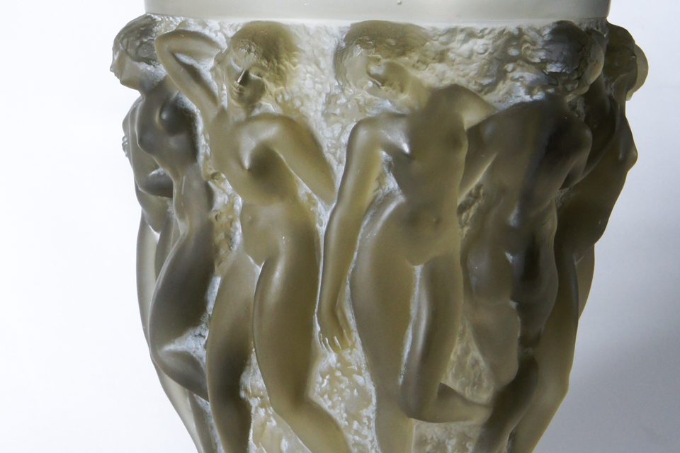 花瓶「バッカスの巫女（グレー）」