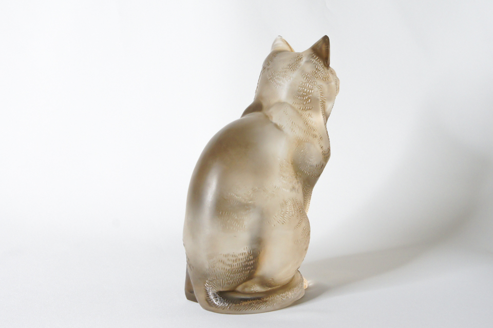 デスクウェア「座るネコ」