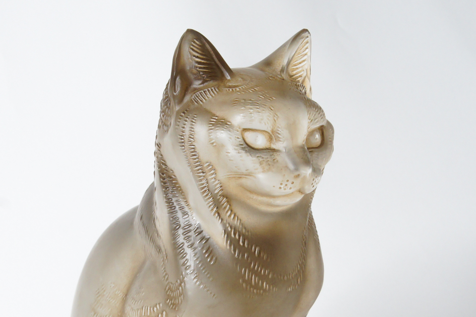 デスクウェア「座るネコ」