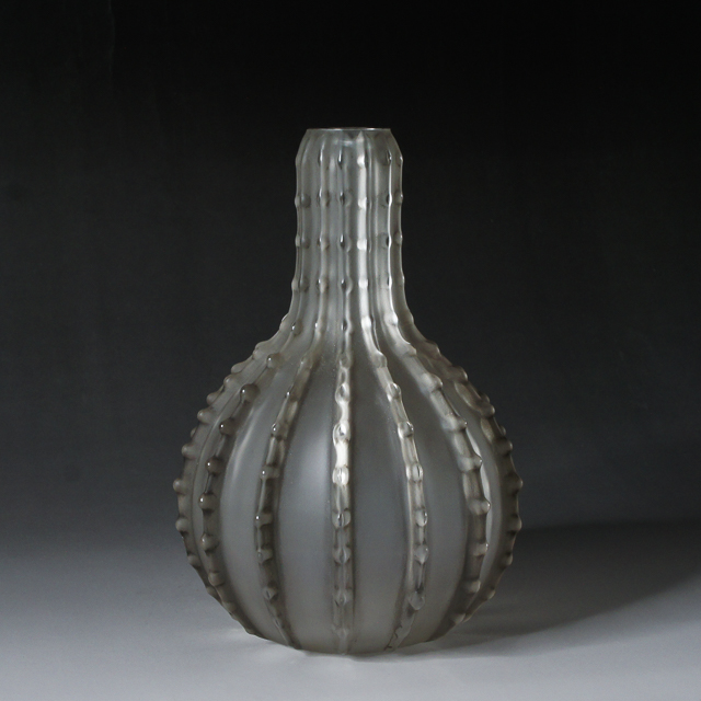 花瓶「ディンティル」