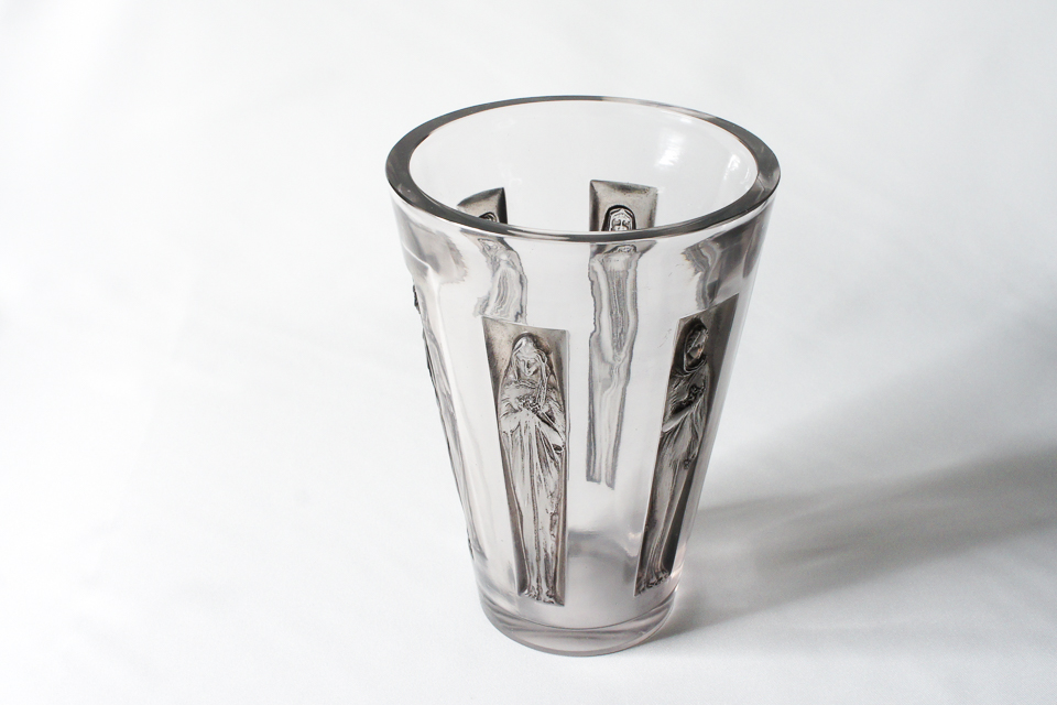 花瓶「6人の肖像」