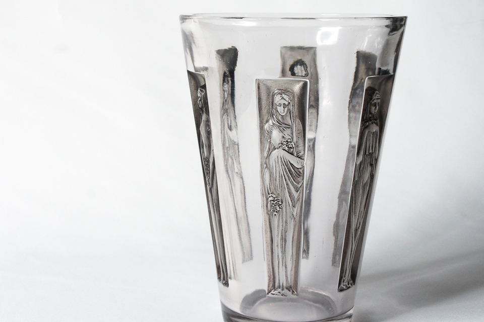 花瓶「6人の肖像」