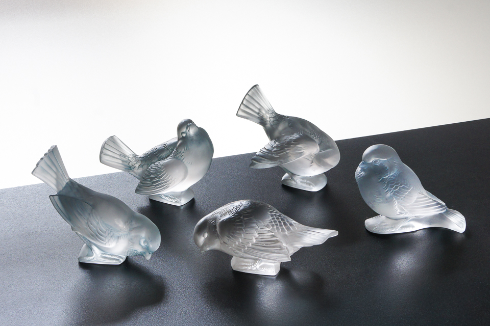 デスクウェア「勇ましいスズメ」