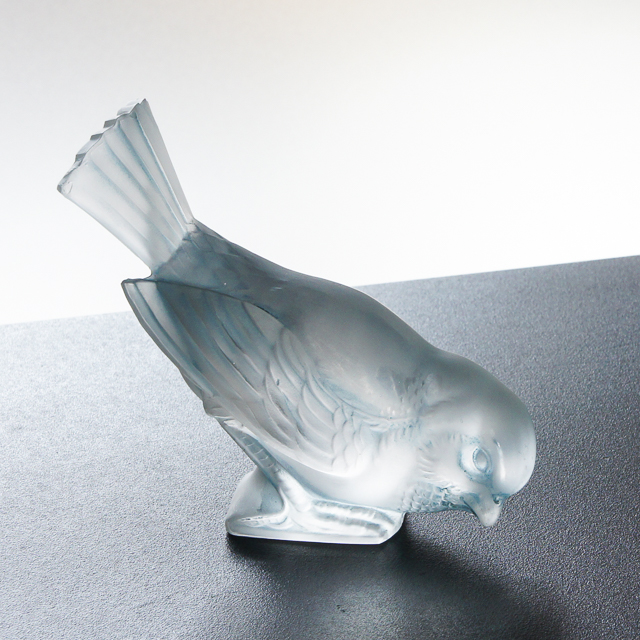 デスクウェア「勇ましいスズメ」