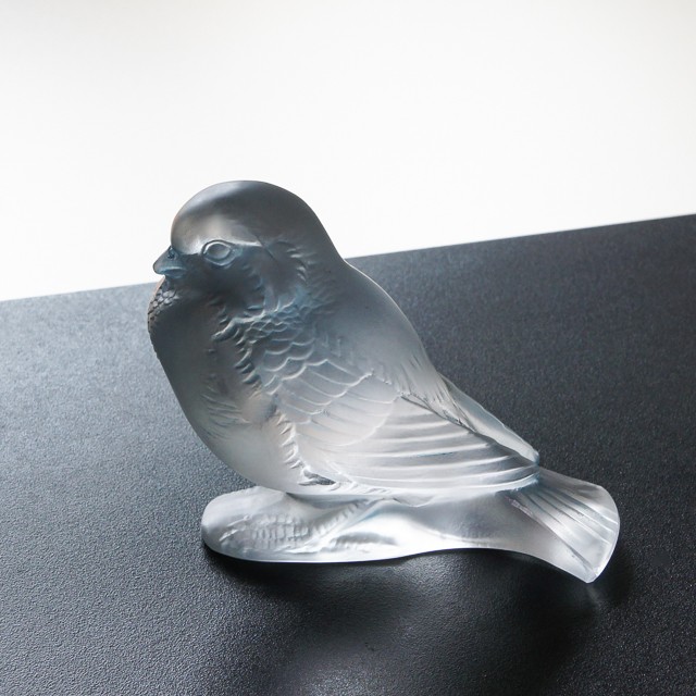 デスクウェア「気高いスズメ」