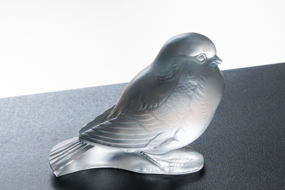 デスクウェア「気高いスズメ」