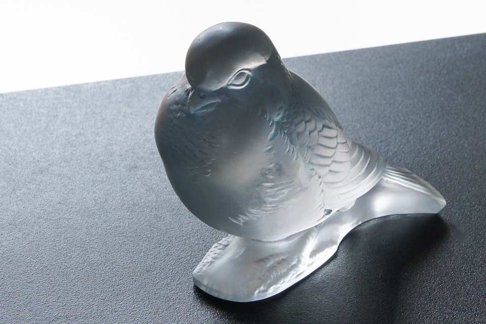 デスクウェア「気高いスズメ」